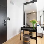 Deo Plaza - Old Town By Renters