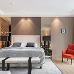 Deo Plaza - Old Town By Renters Apartahotel