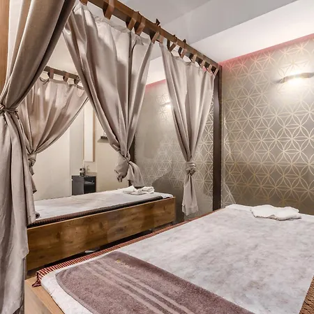 Deo Plaza - Old Town By Renters
