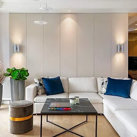 Deo Plaza - Old Town By Renters Aparthotel